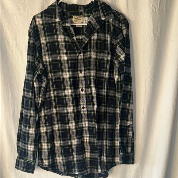 L.L. Bean Dark Plaid Button Down Shirt Scotch Plaid Medium Tall - Picture 1 of 7